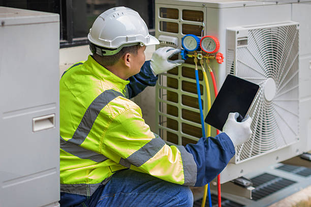 Professional Hvac technician working in Madison Heights, MI